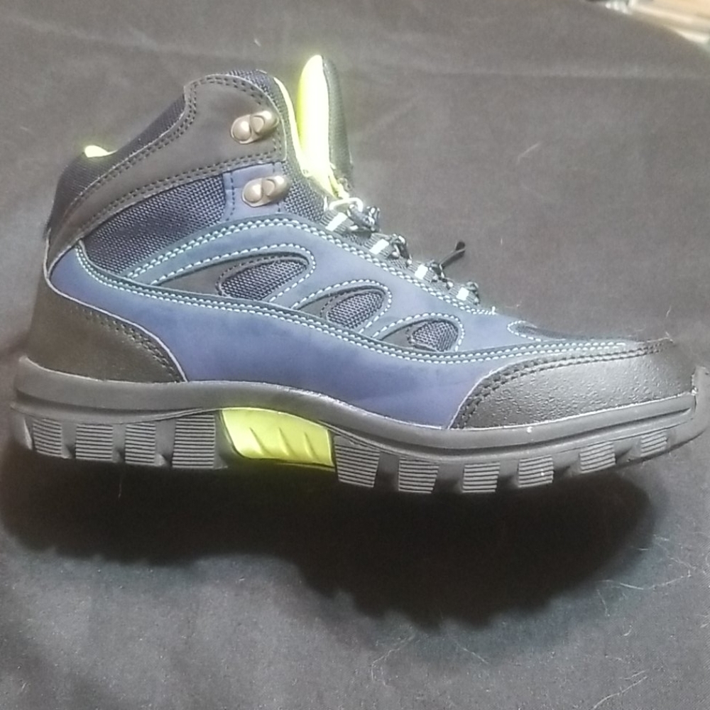Hiking Boots/Shoes - Picture 5 of 6